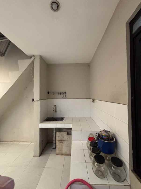 dijual rumah jl raya gading tutuka