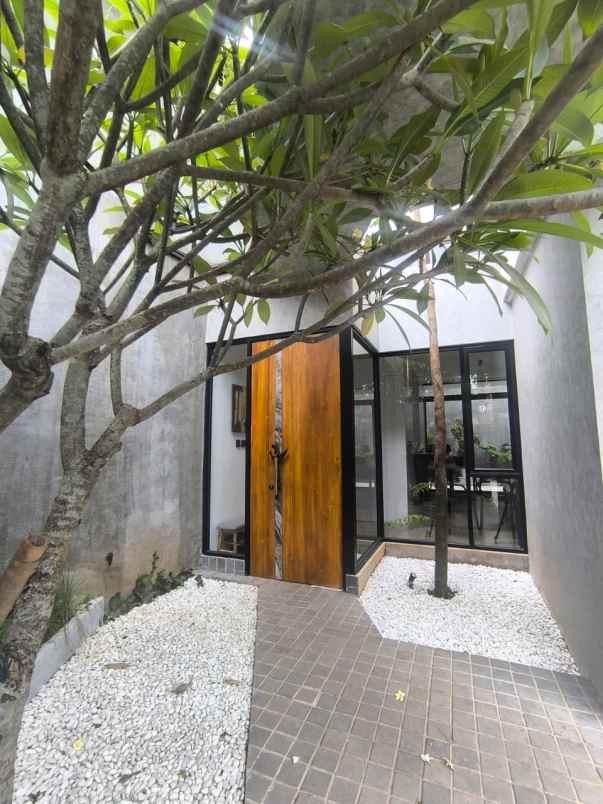 dijual rumah jl raya hankam jatiranggon