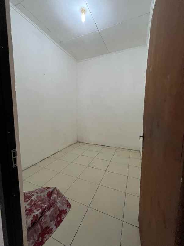 dijual rumah jl raya raden sanim