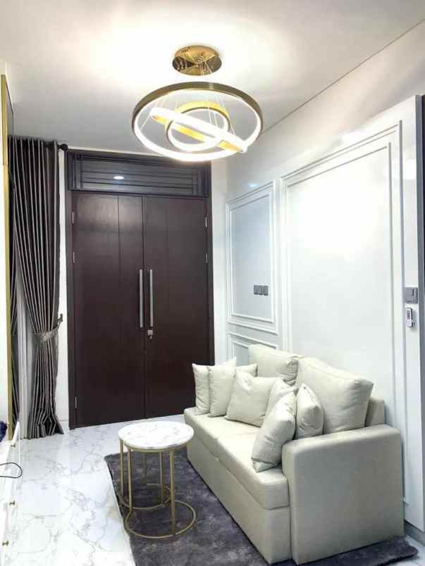 dijual rumah jl suvarna sutera