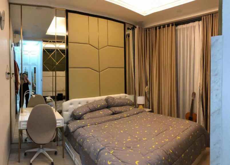dijual rumah jl suvarna sutera