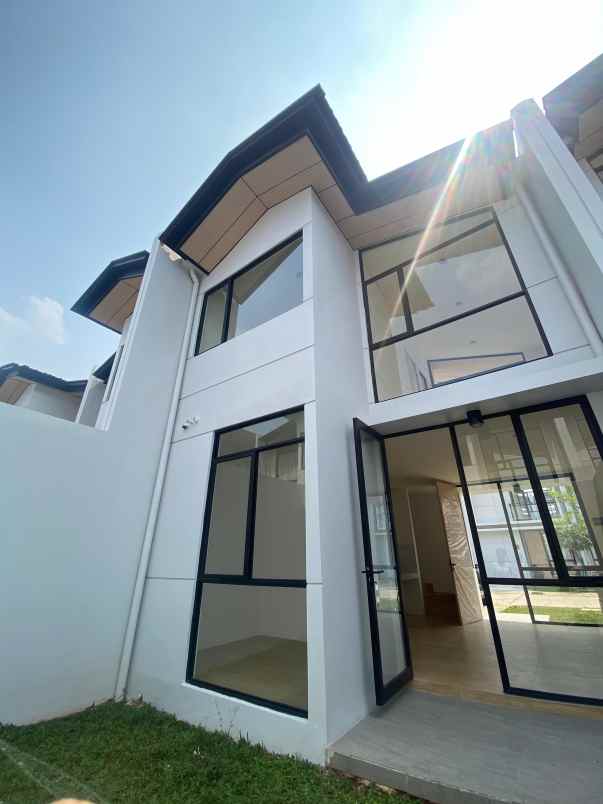 dijual rumah jl taman elok selatan