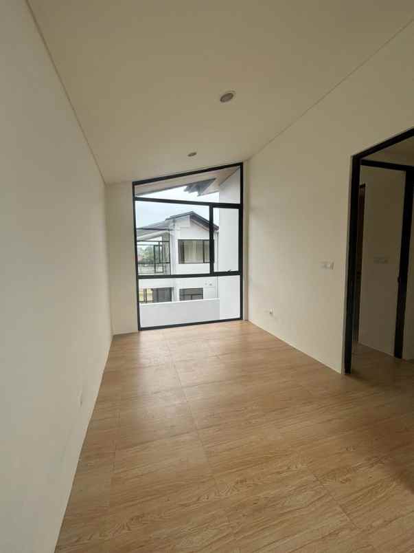 dijual rumah jl taman elok selatan