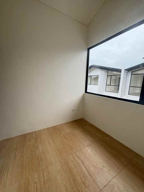 dijual rumah jl taman elok selatan