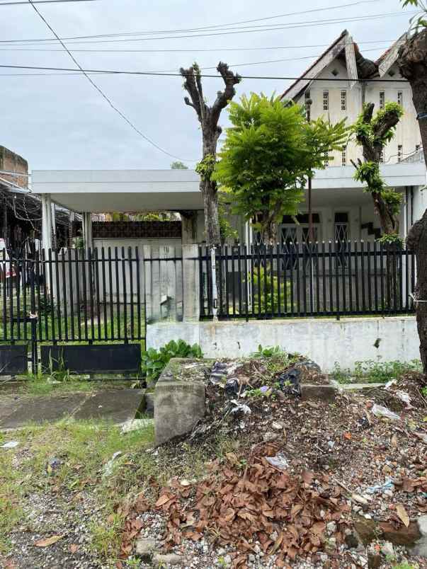 dijual rumah jl tumapel