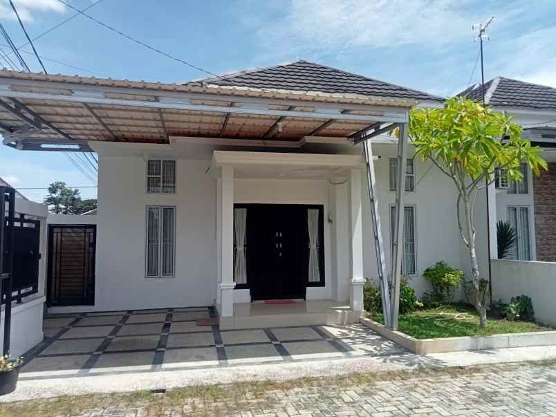 dijual rumah jl unggas