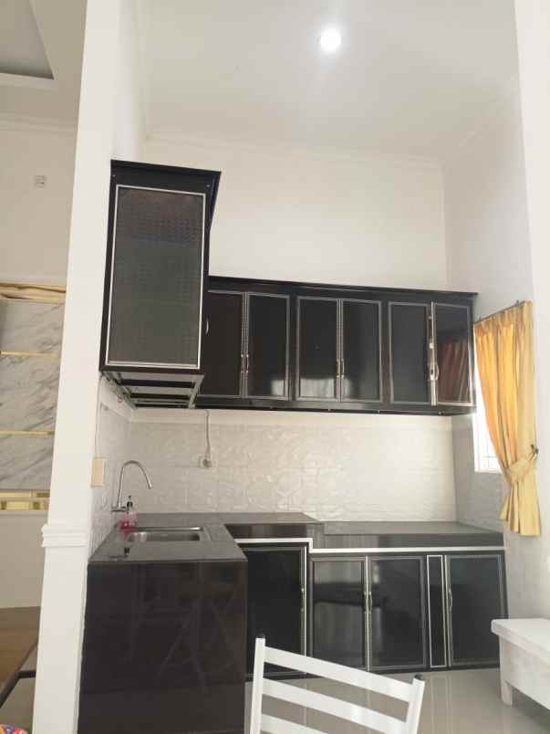 dijual rumah jl unggas