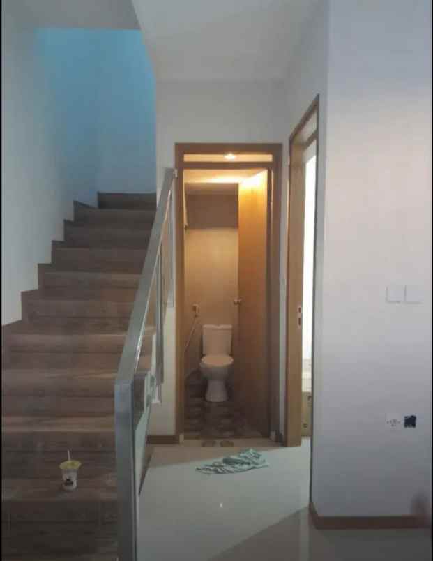 dijual rumah jln awiligar cikutra kota