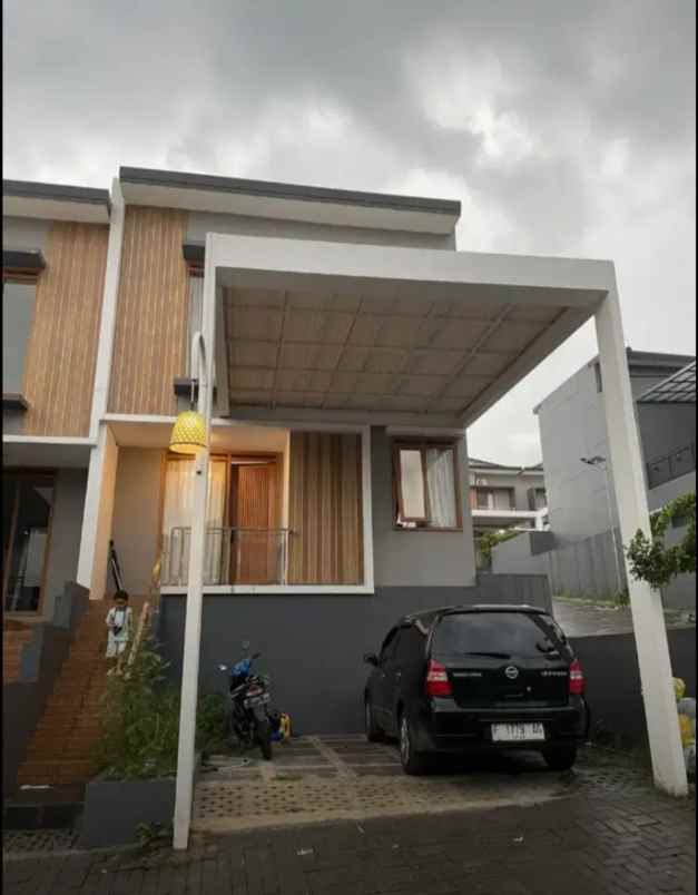 dijual rumah jln awiligar cikutra kota