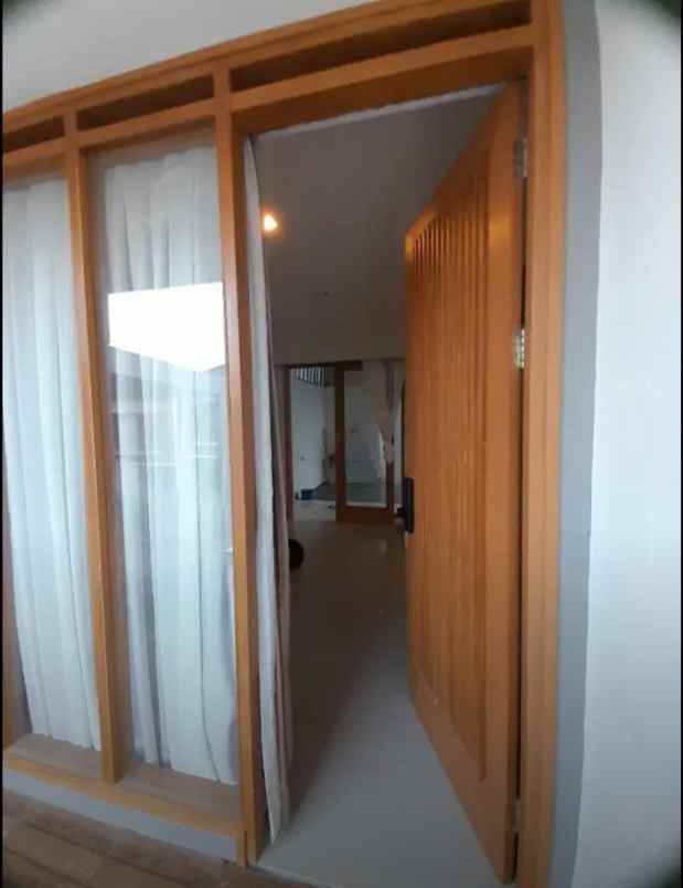 dijual rumah jln awiligar cikutra kota