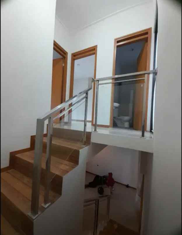 dijual rumah jln awiligar cikutra kota