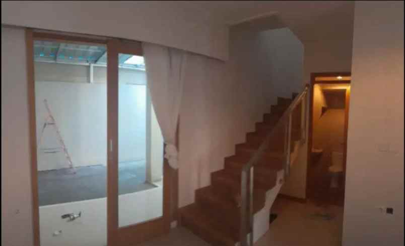 dijual rumah jln awiligar cikutra kota