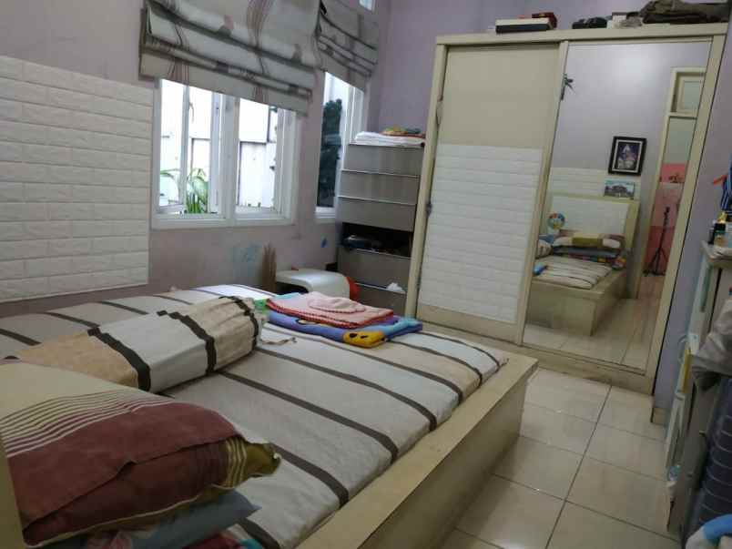 dijual rumah jln edelwis galaxy