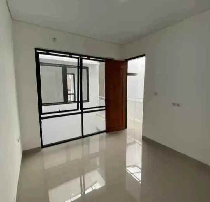 dijual rumah jln kaliurang km 13 dekat