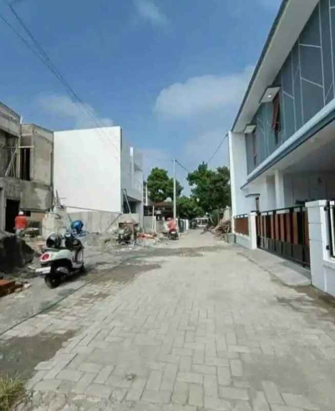 dijual rumah jln kaliurang km 13 dekat
