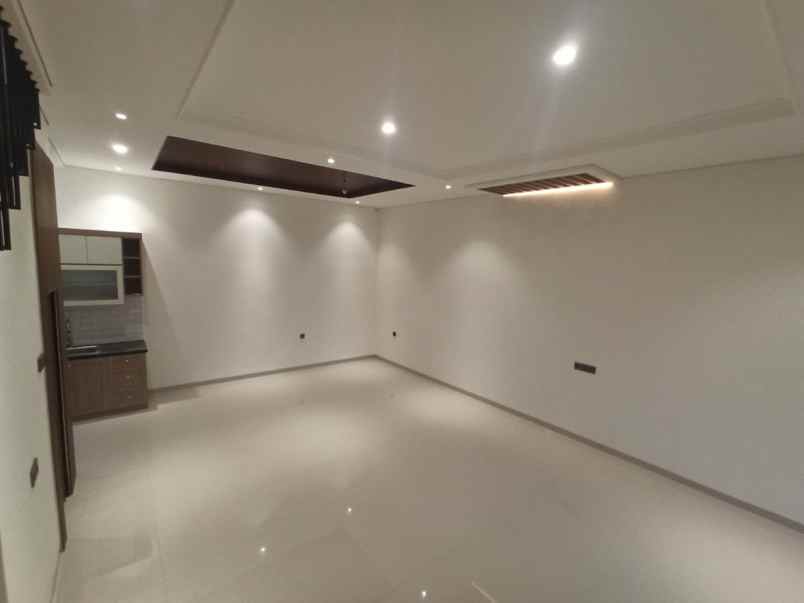 dijual rumah jln pulo asem rawamangun