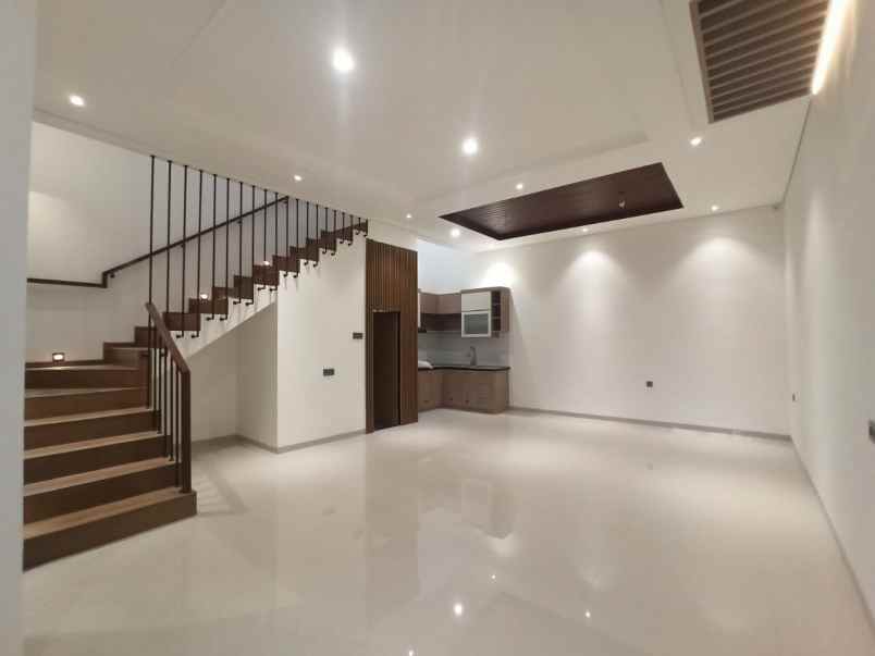 dijual rumah jln pulo asem rawamangun