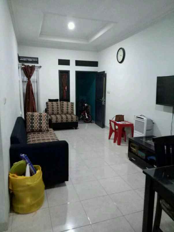 dijual rumah jln raya cikaret cibinong