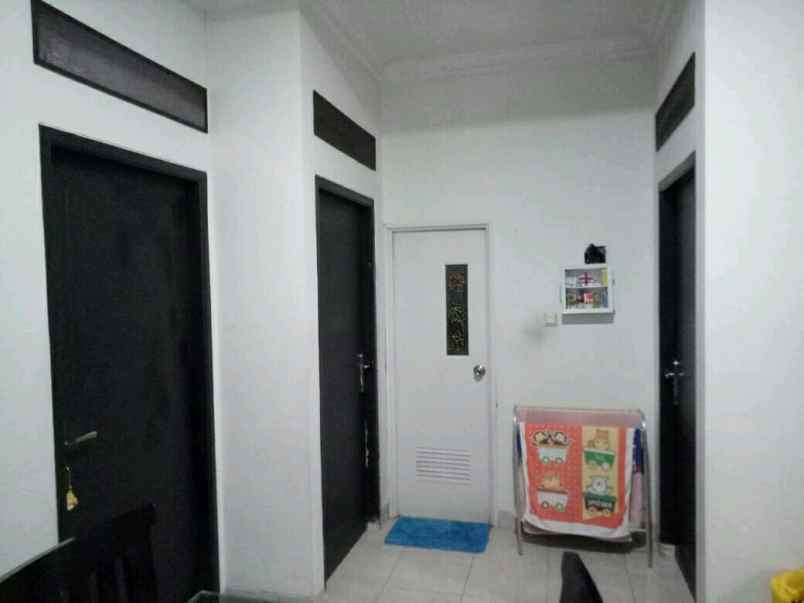 dijual rumah jln raya cikaret cibinong