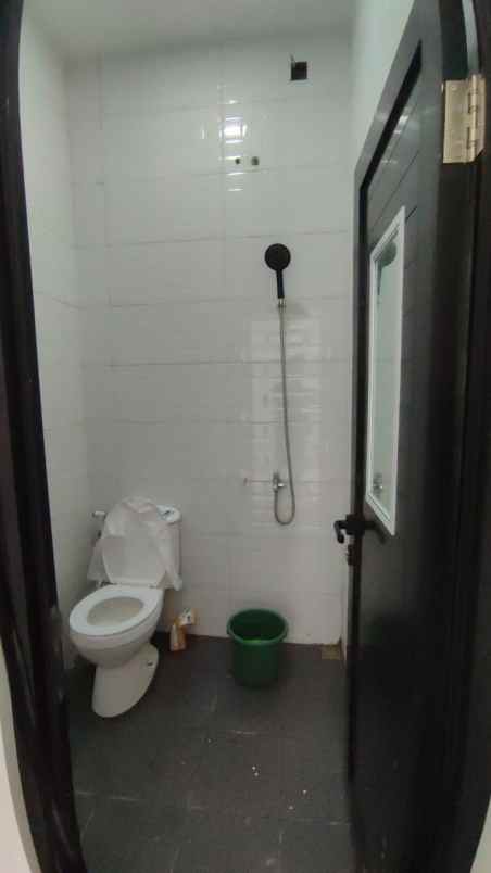 dijual rumah jln raya kalimulya