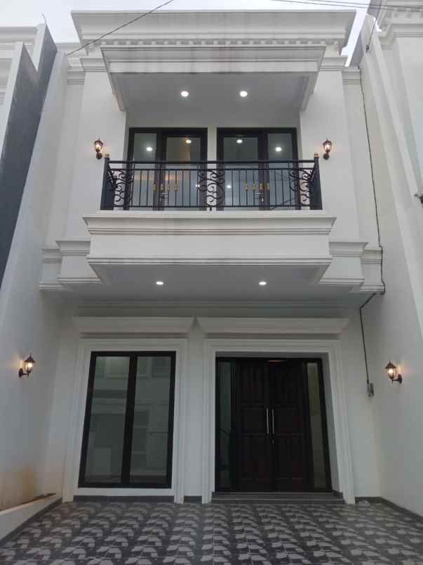 dijual rumah jln sadar