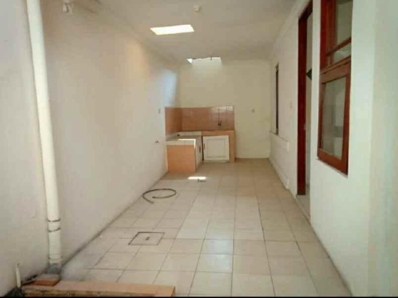 dijual rumah jln taman parahyangan