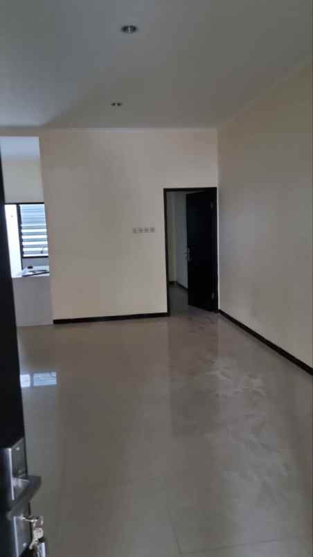 dijual rumah karang asem