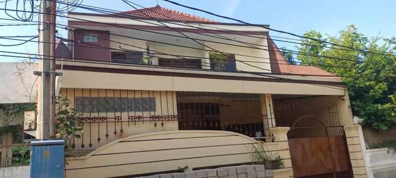 dijual rumah karang asem