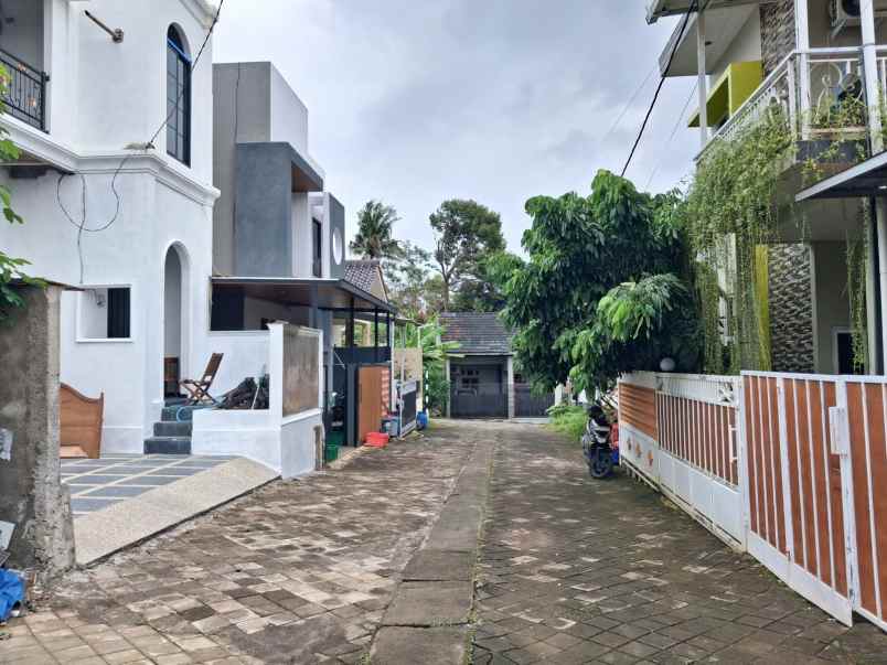 dijual rumah karangrejo banyumanik