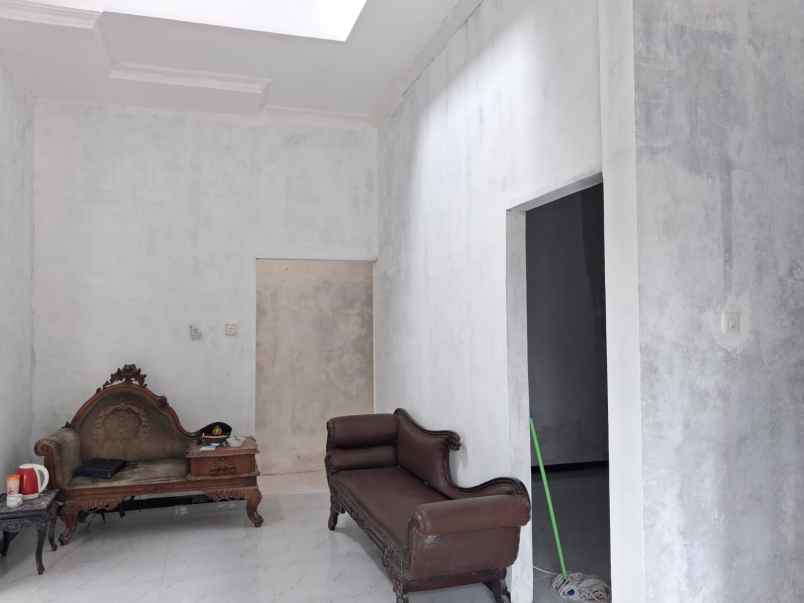 dijual rumah karangrejo banyumanik