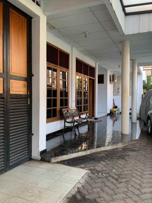 dijual rumah karet kuningan