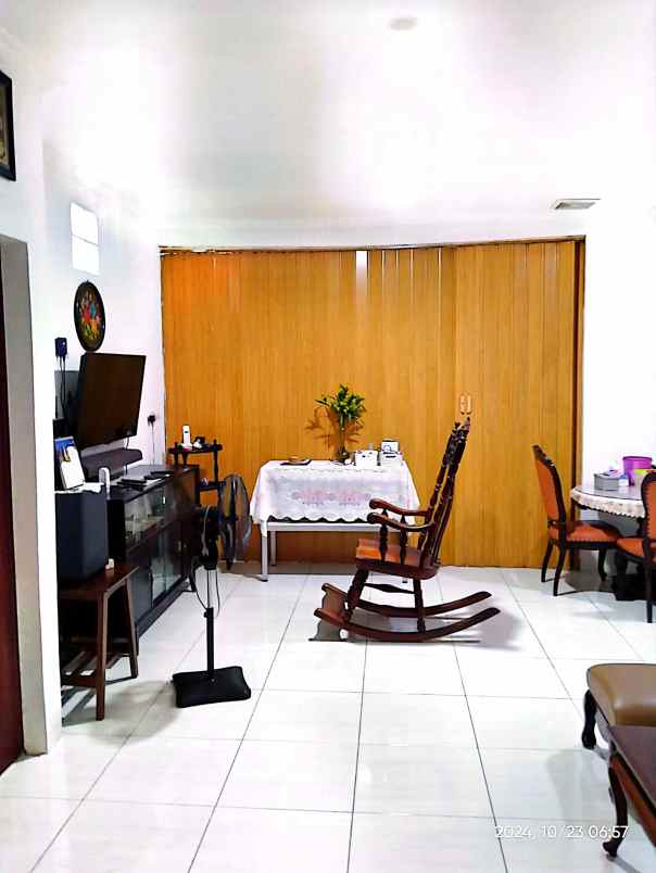 dijual rumah kebon jeruk jakbar