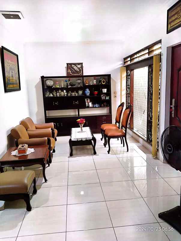 dijual rumah kebon jeruk jakbar