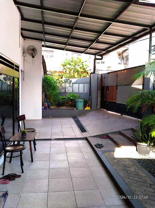 dijual rumah kebon jeruk jakbar