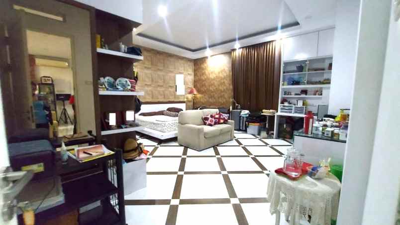 dijual rumah kelapa cengkir kelapa gading