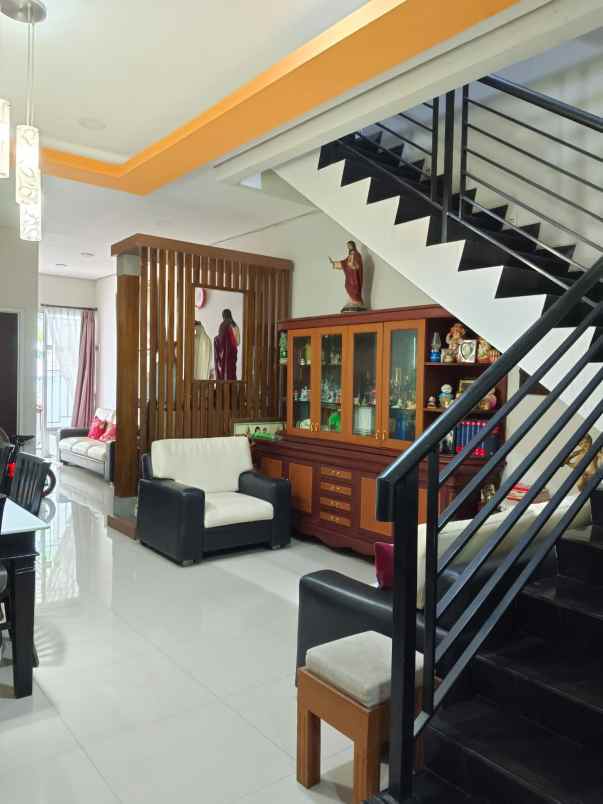 dijual rumah kelapa molek kelapa gading