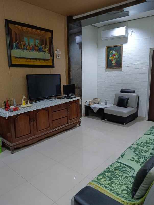 dijual rumah kelapa molek kelapa gading