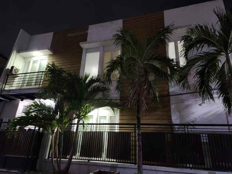 dijual rumah klampis semolo barat