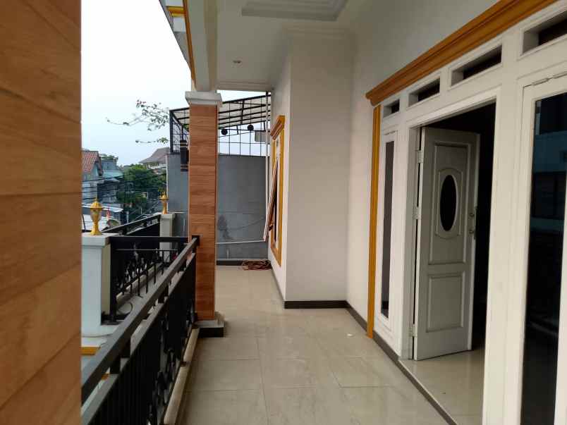 dijual rumah klender