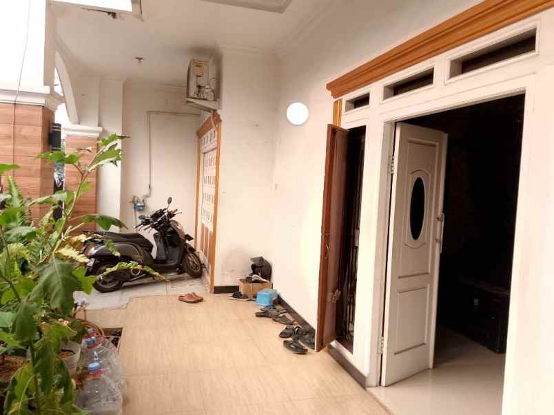 dijual rumah klender