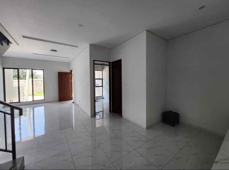 dijual rumah komlek batununggal indah