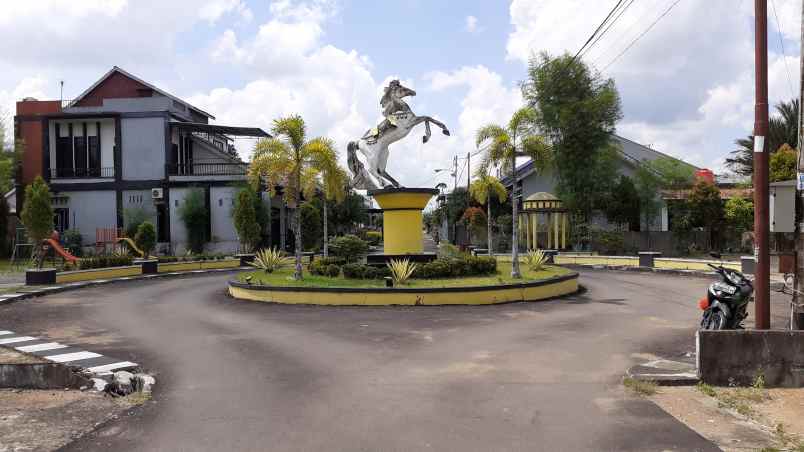 dijual rumah komp royal mansion tanjung raya 2