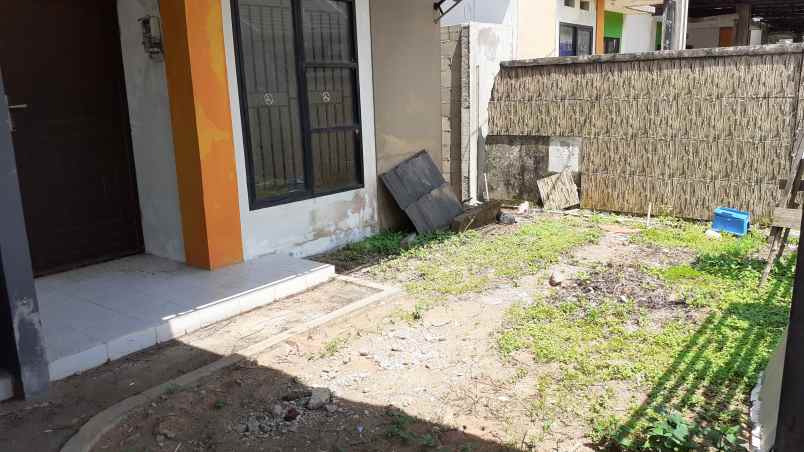 dijual rumah komp royal mansion tanjung raya 2