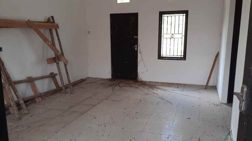 dijual rumah komp royal mansion tanjung raya 2