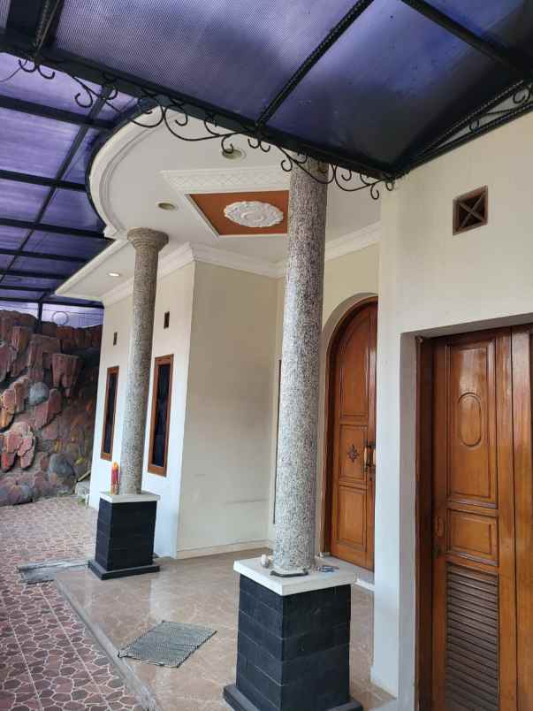 dijual rumah komp sanggar hurip jl