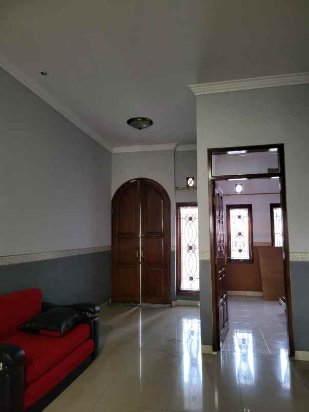 dijual rumah komp sanggar hurip jl