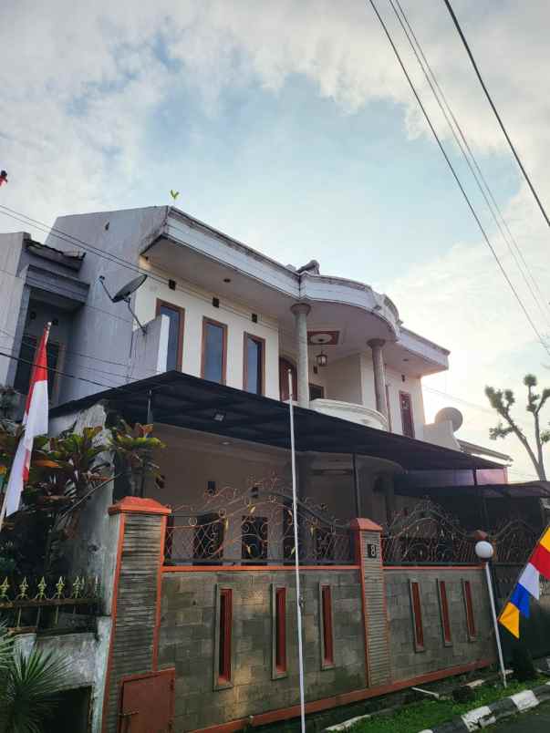 dijual rumah komp sanggar hurip jl