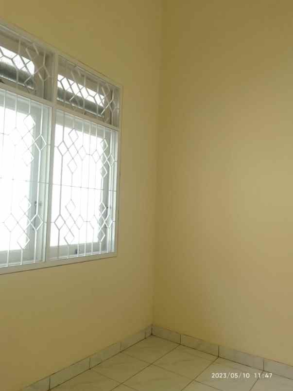 dijual rumah komplek duta harapan