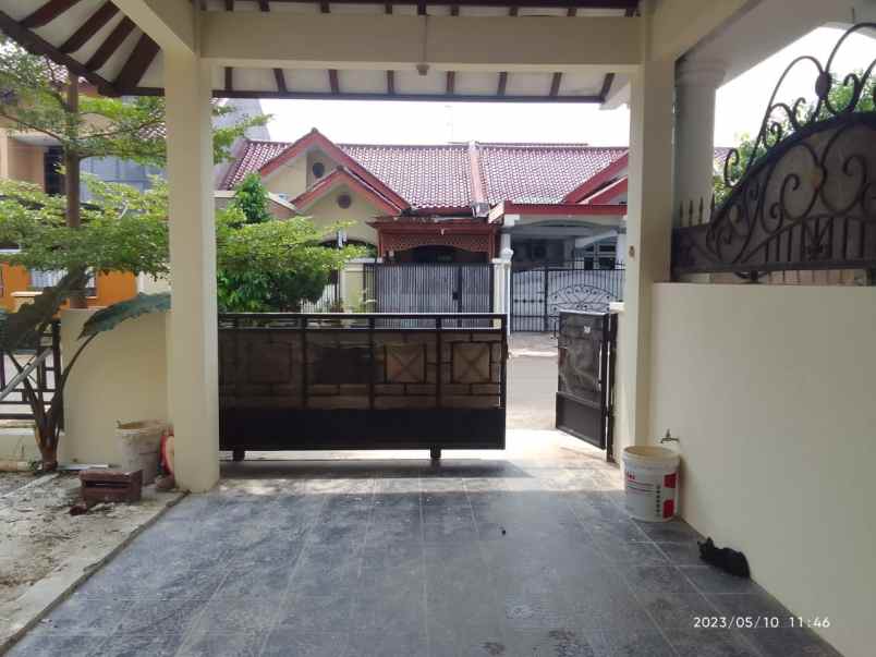 dijual rumah komplek duta harapan