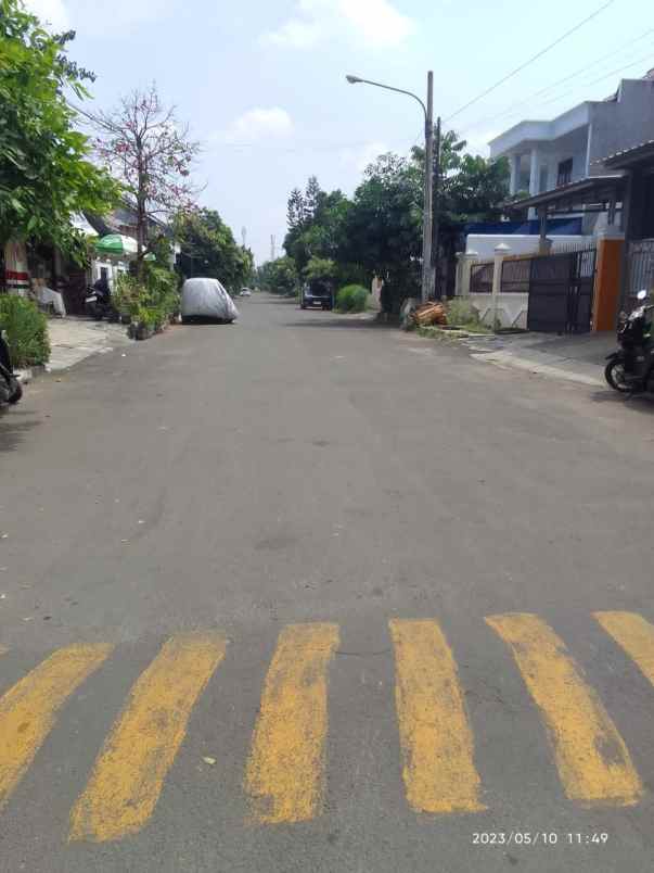 dijual rumah komplek duta harapan